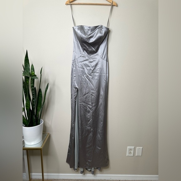 La Femme Simply Chic Strapless Stretch Satin Long Gown in platinum NWOT - Picture 3 of 9